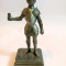 Figurina ascutitoare, cavaler in armura, de metal neferos, 10cm