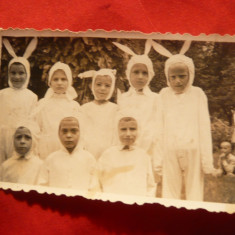 Fotografie- Copii- Iepurasi , interbelica , dim.= 8,7x5,6 cm