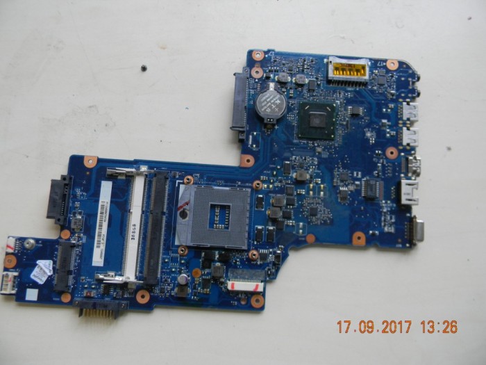 Placa de baza defecta Toshiba Satellite C55-A-1CK C55 C55-A-1J8 foto mare Placa de baza defecta Toshiba Satellite C55-A-1CK C55 C55-A-1J8 foto mare