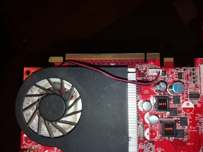 Vand placa video Nvidia Gt de 120 foto mare Vand placa video Nvidia Gt de 120 foto mare