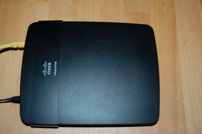 ROUTER WIRELESS N 300Mbps LINKSYS E1200 CISCO foto
