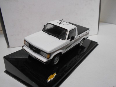 Macheta Chevrolet C-20 Picape - 1994 scara 1:43 foto