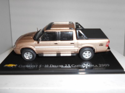 Macheta Chevrolet S-10 Deluxe Cabine Dupla - 2009 scara 1:43 foto