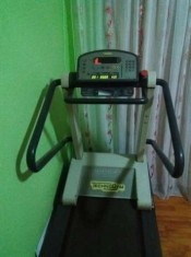 Vand banda de alergat Technogym foto
