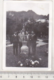 Bnk foto - Olanesti 1965 - Turisti, Alb-Negru, Romania de la 1950, Natura