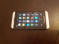 BlackBerry Z10, alb, stare f. buna, codat Vodafone foto