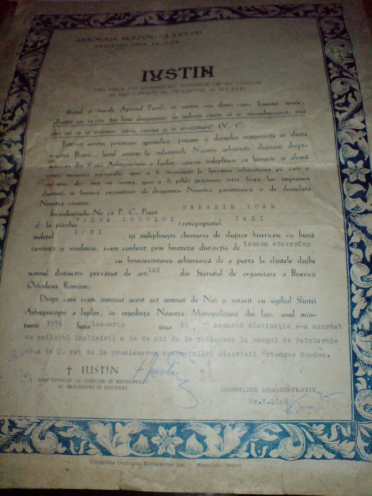 Diploma distinctia iconom stavrofor, semnat de Justin (viitor Patriarh) , 1976