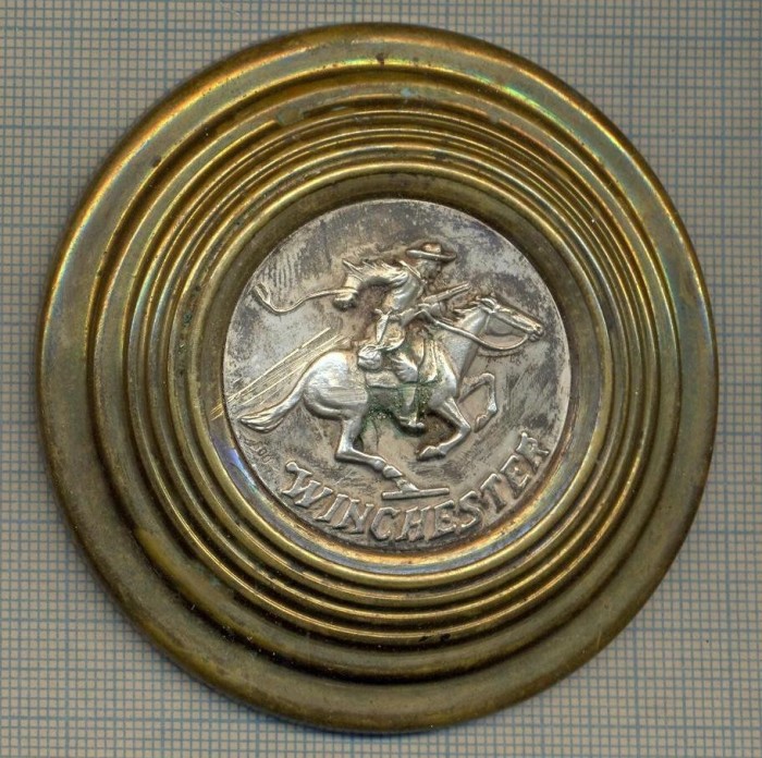 ZET1374 PLACHETA -,,WINCHESTER&quot; -SIMBOL CAWBOY(CAL) -LA CENTRU MARCAT ARGINT 800