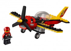 LEGO City - Avion de curse 60144 foto