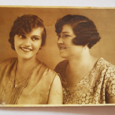 Fotografie veche sepia, Foto Atelier Corso Timisoara, portret femei tinere