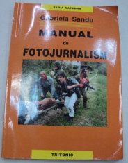 MANUAL DE FOTOJURNALISM-GABRIELA SANDU foto