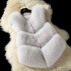 Vesta blana scurta foto