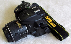 Aparat foto DSLR Nikon D5300 + kit curatare + 2 acumulatori + obiectiv foto