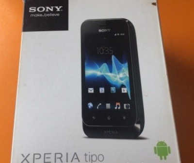 Cutie Telefon Sony Xperia Tipo Swap foto