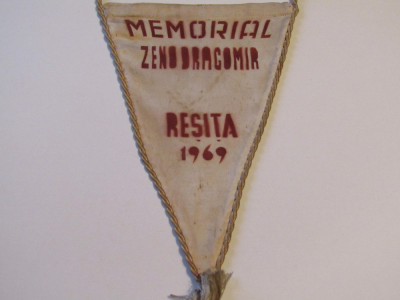 Fanion Memorial Zeno Dragomir (Saritor cu prajina) - RESITA 1969 foto