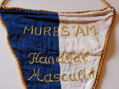 Fanion (brodat-vechi 1964) Handbal MURES AM (SPARTACHIADA Republicana) foto