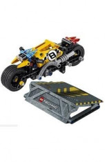 Lego Technic Motocicleta de cascadorie 8-14 ani (42058) foto
