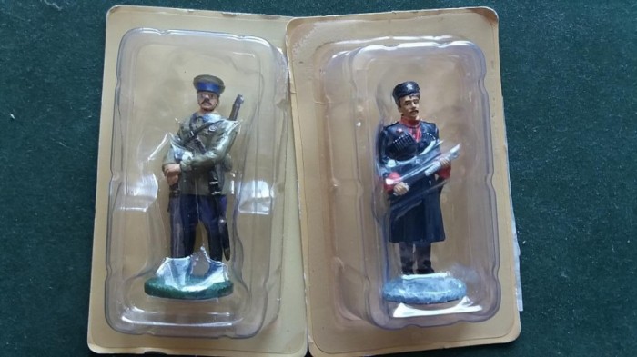 A.Set 2 soldati ARMATA ROSIE A.Set 2 soldati ARMATA ROSIE