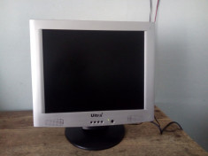 monitor lcd - 44cm foto