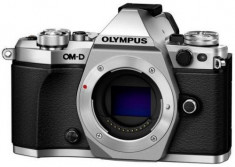 Aparat Foto Mirrorless Olympus E-M5II, Body, 16 MP, Filmare Full HD (Argintiu) foto