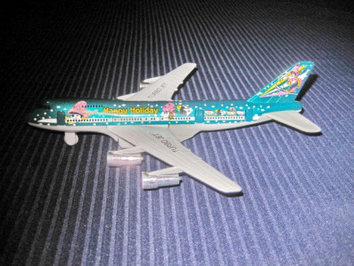 Avion Jumbo Jet Happy Holyday, made in China, material duraluminiu, stare buna. foto
