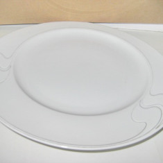 C990-I-Platou Rosenthal Studio Linie Germany stare buna. Diametrul 26.5 cm.