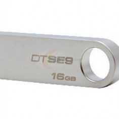 USB MEMORY STICK Kingston 16 Gb metalic foto
