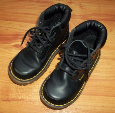 ghetute/ ghete Dr. Martens pentru copil marimea 27 foto