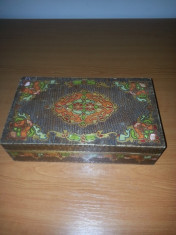 Cutie / caseta lemn vintage bijuterii gravata pictata handmade Rusia URSS foto