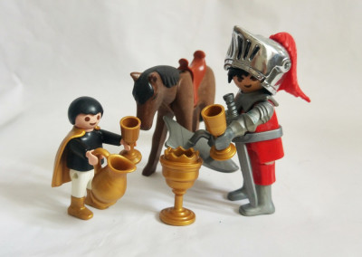 Figurine Playmobil - cal, cavaler, copil, accesorii pahare, cupa / pocal / graal foto