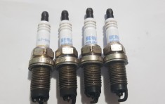Set 4 bujii Beru platin 14F-6HTPRX02 R1 compatibile Audi A4 B6 benzina 2.0 FSI foto