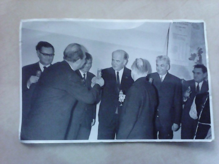 fotografie - semnarea planului de colaborare stiintifica , Acad RSR si Acad URSS foto mare fotografie - semnarea planului de colaborare stiintifica , Acad RSR si Acad URSS foto mare