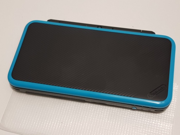 Consola Nintendo 2DS XL Modat + FreeEshop (similar Nintendo 3DS XL, DSi XL) foto mare Consola Nintendo 2DS XL Modat + FreeEshop (similar Nintendo 3DS XL, DSi XL) foto mare