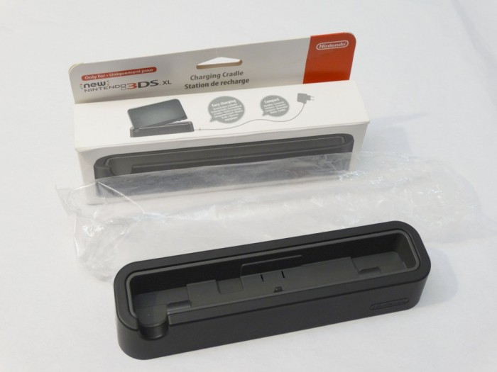 Dock incarcare charging cradle Nintendo New 3DS XL foto mare Dock incarcare charging cradle Nintendo New 3DS XL foto mare