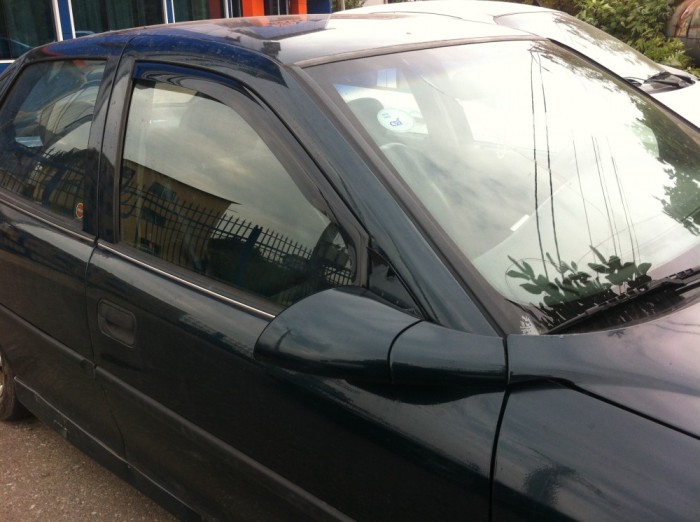 Paravanturi OPEL VECTRA B 4d / 5d 1996-2002 cod 040 2 buc. foto mare Paravanturi OPEL VECTRA B 4d / 5d 1996-2002 cod 040 2 buc. foto mare
