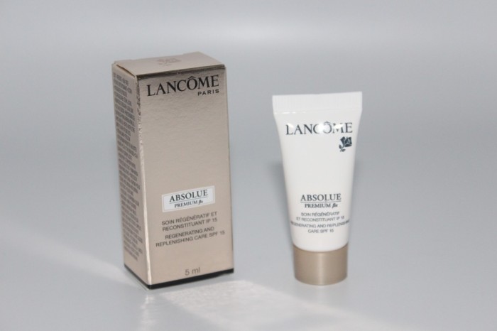 Crema de zi pentru fata Lancome Absolue Premium Gramaj 5 ml foto mare Crema de zi pentru fata Lancome Absolue Premium Gramaj 5 ml foto mare