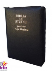 Biblia de studiu pentru o viata deplina, din piele neagra foto