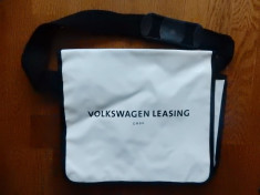 Geanta Volkswagen. Dimensiuni: 38 x 33 x 13.5 cm. foto