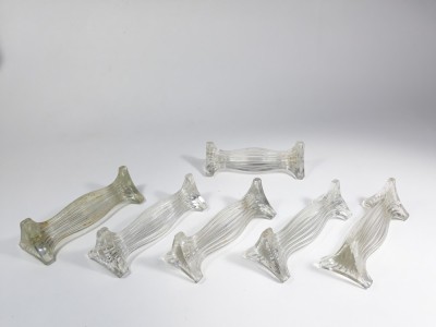 j Suporturi de sticla vechi pentru tacamuri foto