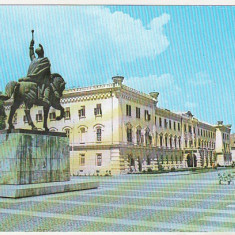 bnk cp Alba Iulia - Muzeul Unirii si statuia lui Mihai Viteazul - necirculata