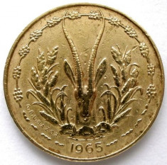 AFRICA DE VEST FRANCEZA , 5 FRANCS 1965 , PRIMUL AN DE BATERE !!! foto