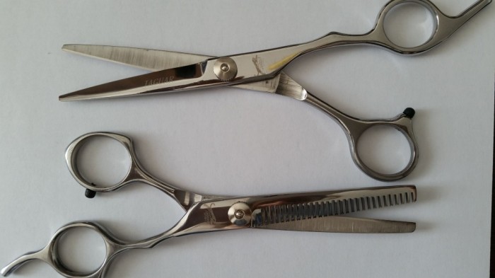 Set kit foarfece foarfeca tuns filat Jaguar frizerie coafor par salon NOI Set kit foarfece foarfeca tuns filat Jaguar frizerie coafor par salon NOI
