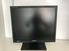 Monitor led SAMSUNG 19&amp;quot; foto