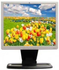 Monitor Refurbished LCD HP 17inch L1740, 1280 x 1024, DVI, VGA, 8 ms (Negru/Argintiu) foto