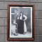 Taranca la fantana, fotografie veche 34 x 44 cm, port popular vechi