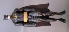 Figurina Batman, negru, cu pelerina, din plastic, Mattel, 30 cm foto