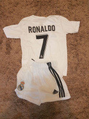 SET ECHIPAMENT RONALDO REAL MADRID SEZON 2018-2019 4-15ANI foto