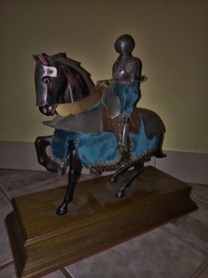 Superb cavaler antic lucrat integral manual foto