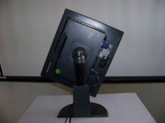 Monitor 19 inch Lenovo ThinkVision L1900pA foto