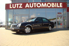 MERCEDES BENZ E200 foto